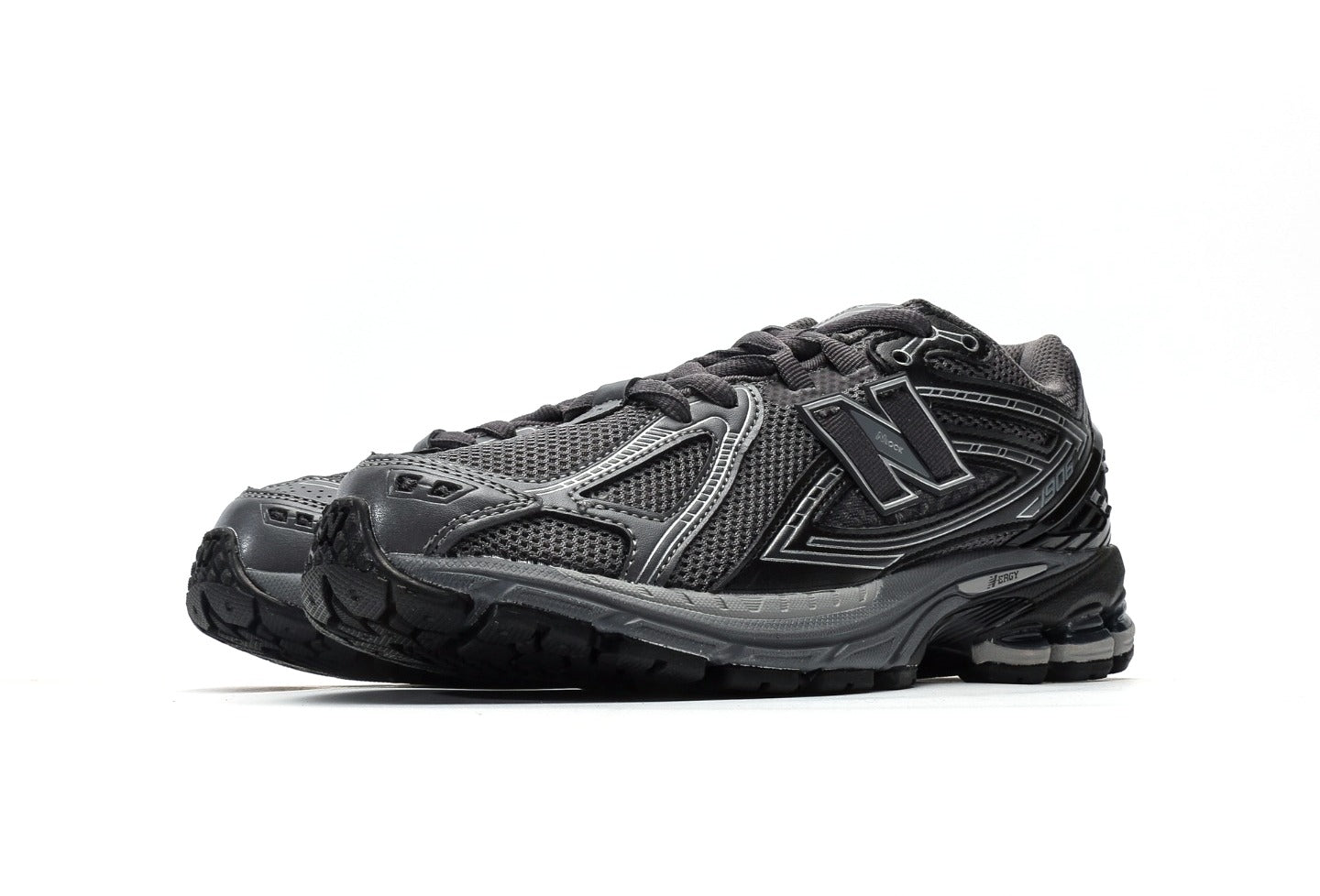 New Balance 1906R "Black/Silver"