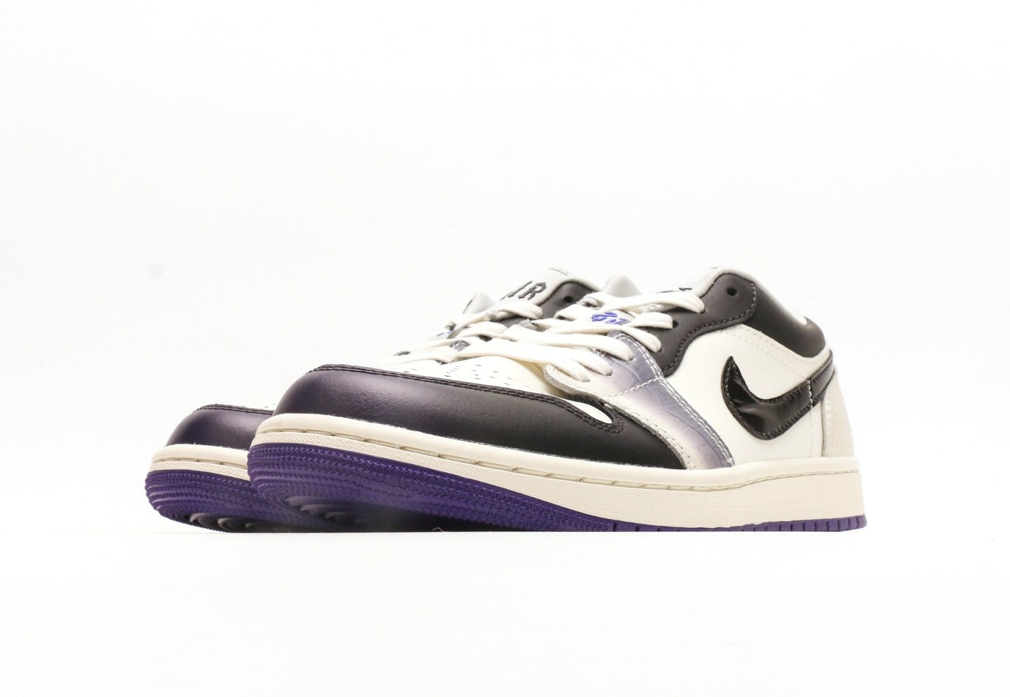 Air Jordan 1 Low SE "Punk Rock"
