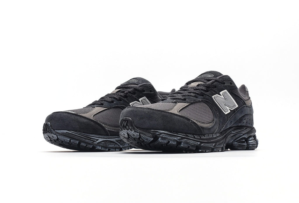 New Balance 2002R "Black/Grey"