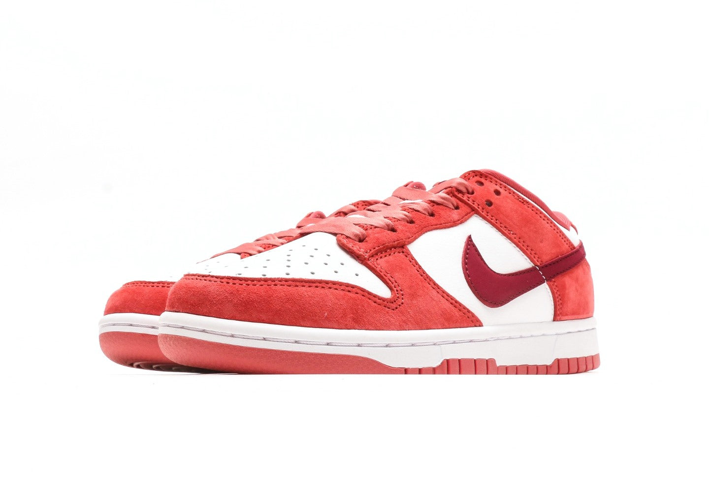 Dunk Low Valentine's Day
