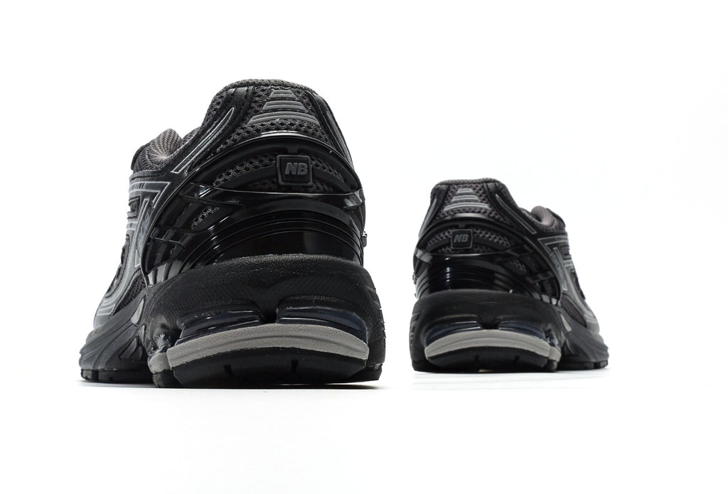 New Balance 1906R "Black/Silver"