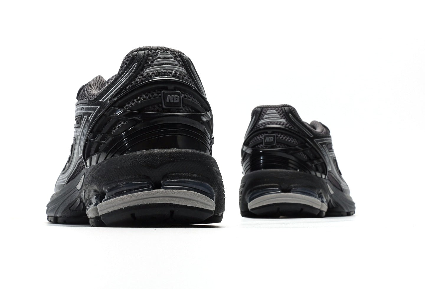 New Balance 1906R "Black/Silver"