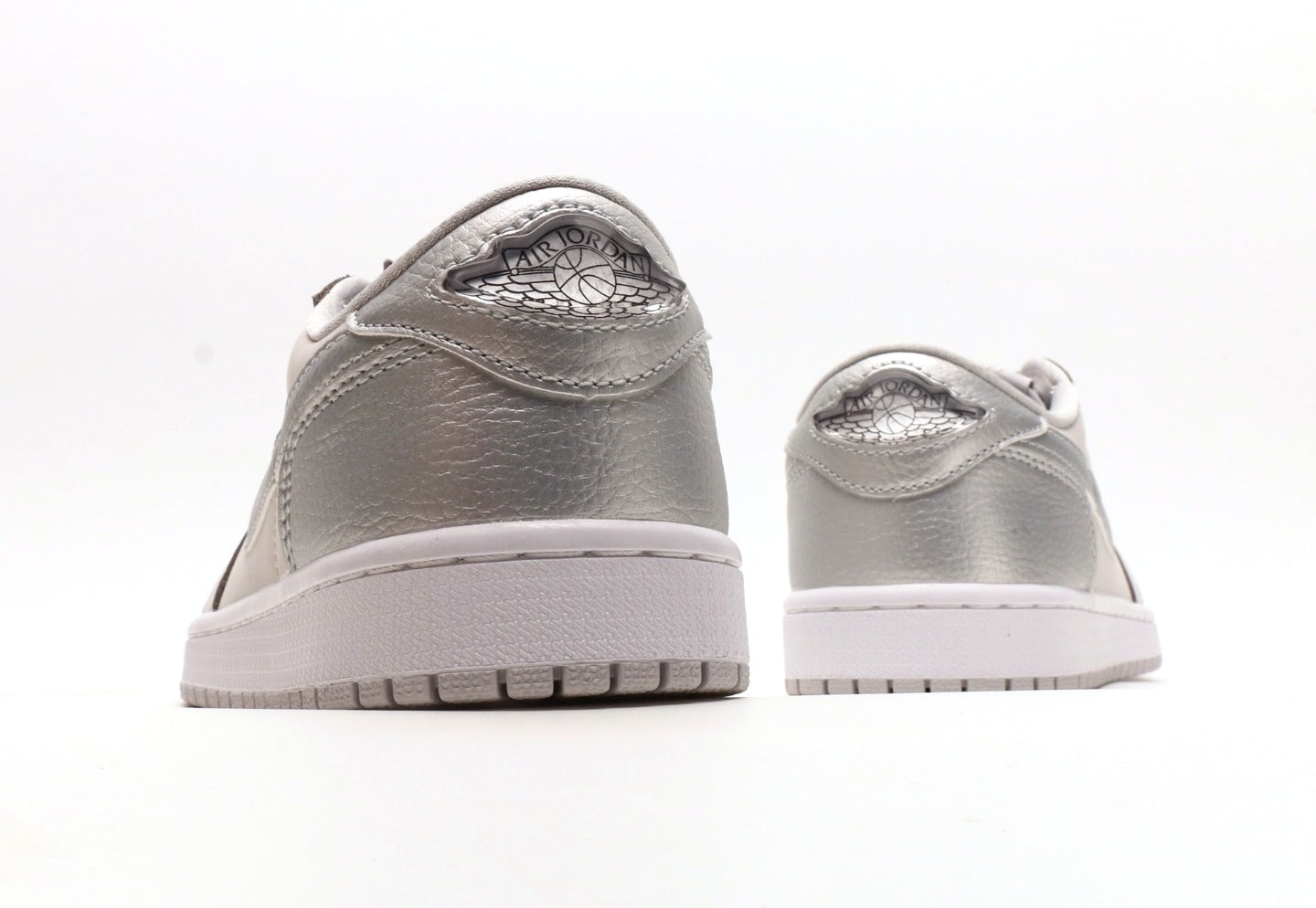 Air Jordan 1 Low "Metallic Silver"