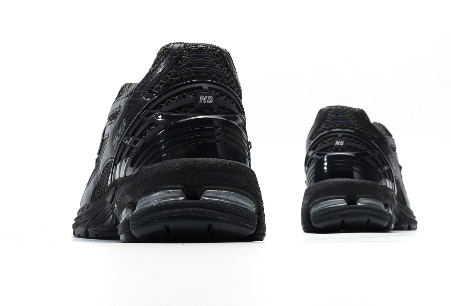 New Balance 1906R "Black Metallic"