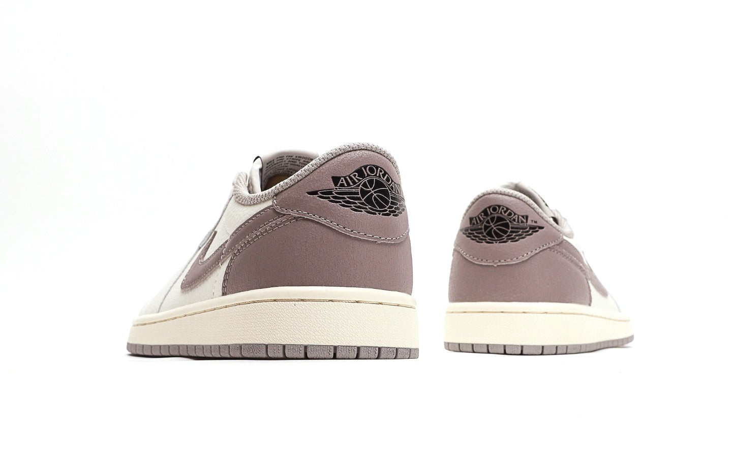 Air Jordan 1 Low OG "Atmosphere Grey"