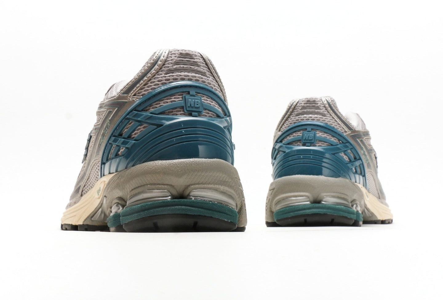 New Balance 1906R Silver Metallic Terrarium