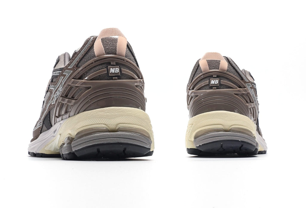 N.Hoolywood x Invincible x NB 1906U