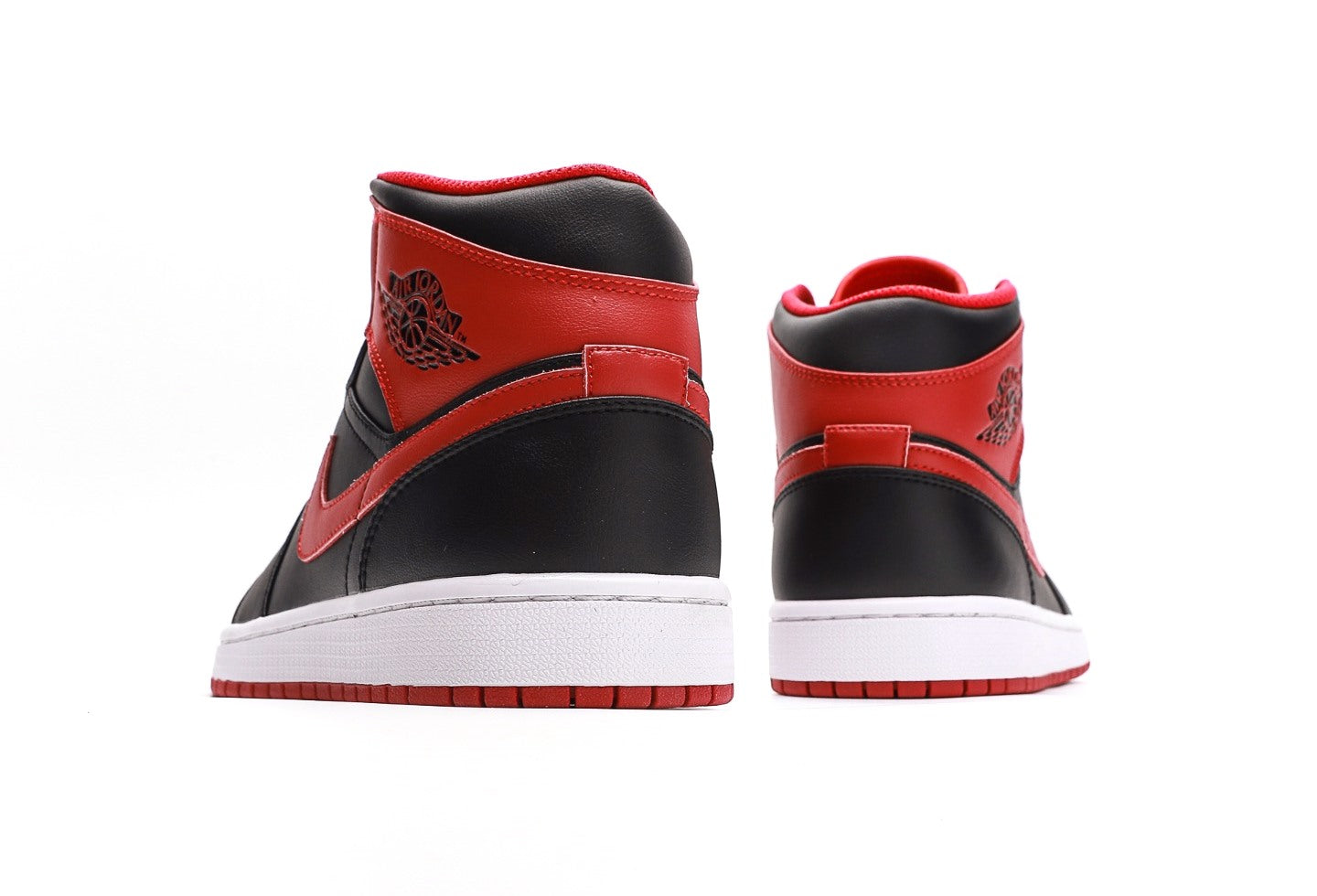 Air Jordan 1 Mid Alternate Bred
