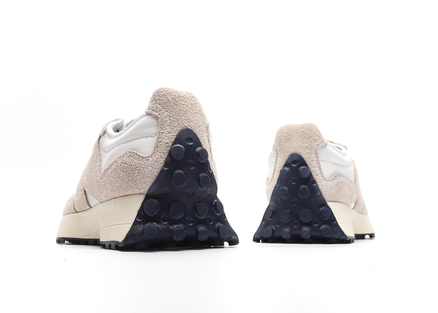 New Balance 327