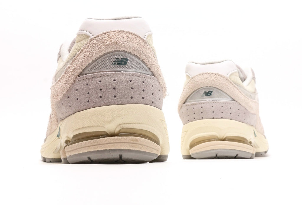 New Balance 2002R "Linen & Concrete"