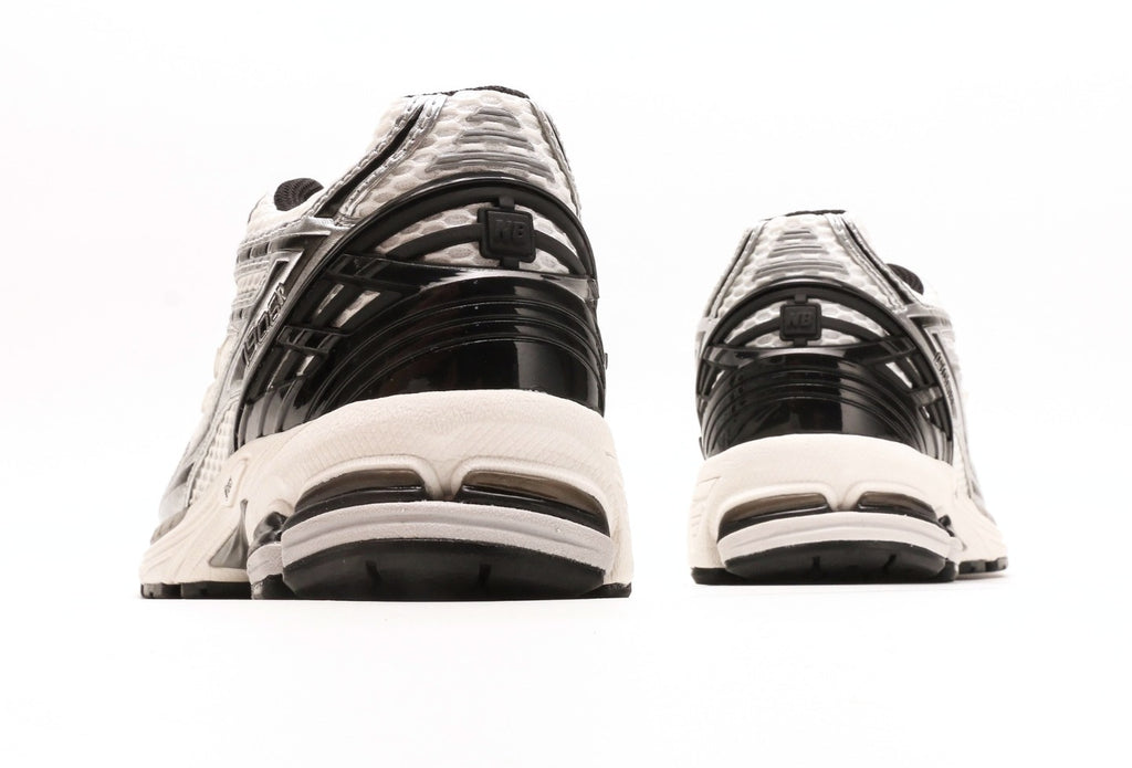 New Balance 1906R "Silver Metallic Black"