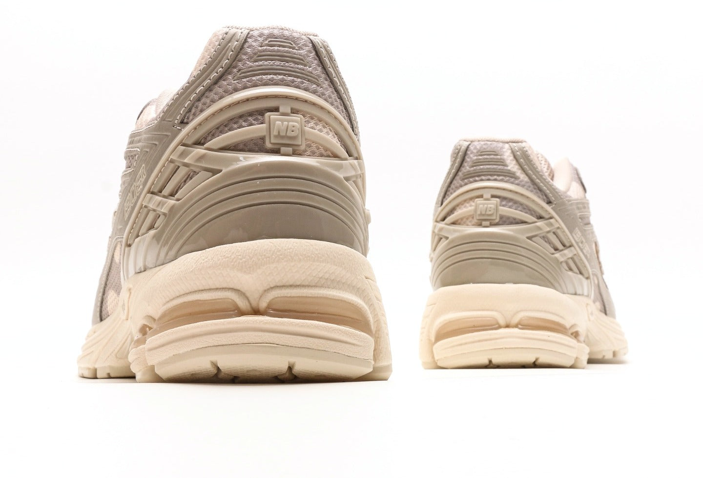 New Balance 1906R Polka Dot Moonrock