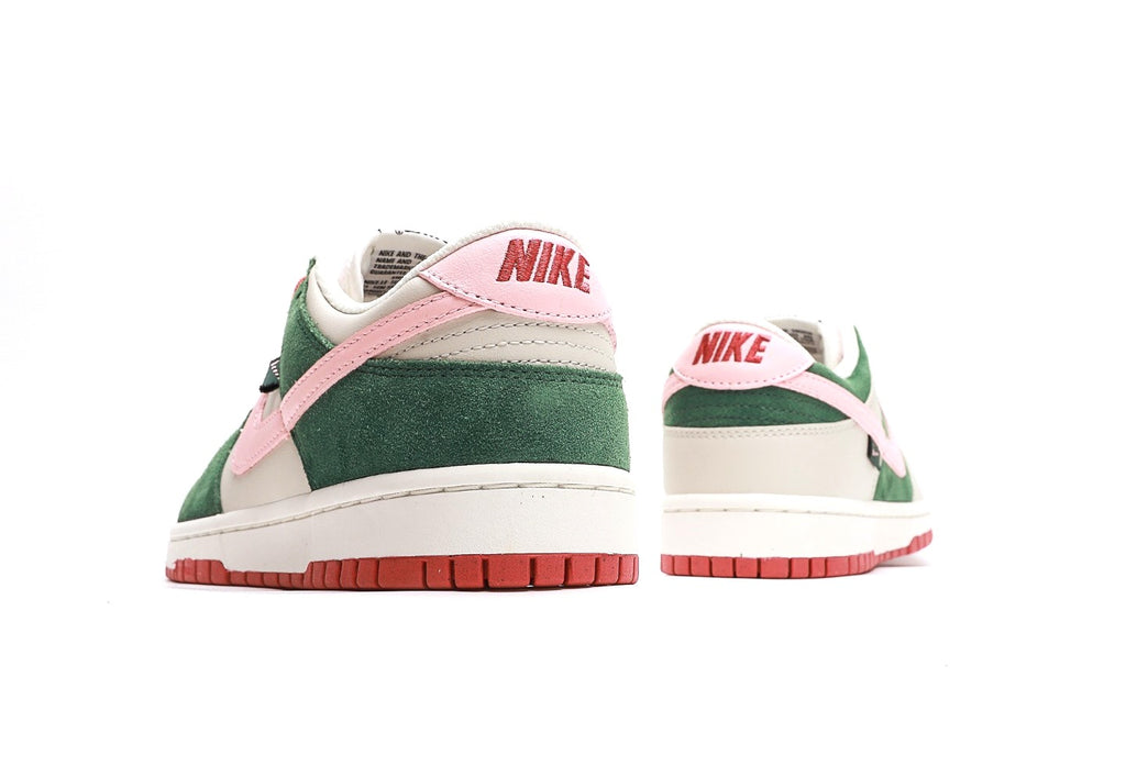 Dunk Low SE 'All Petals United' [PK GOD]
