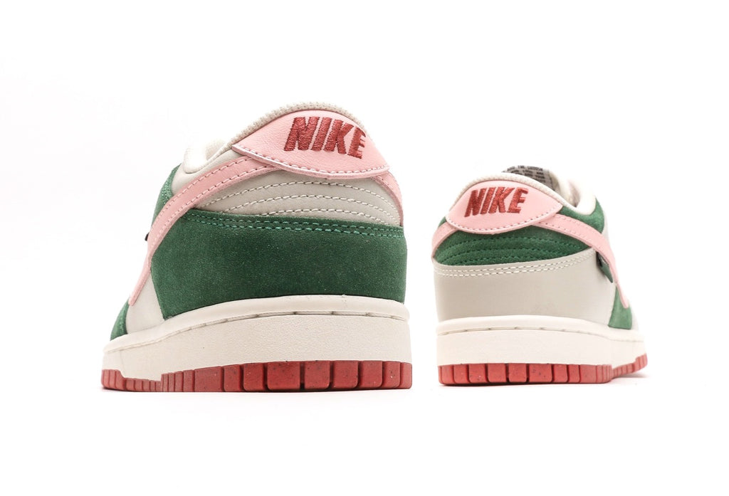 Dunk Low SE 'All Petals United'