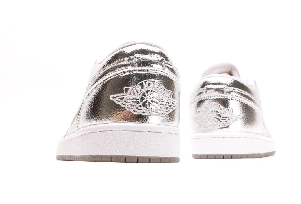 Air Jordan 1 Low SE Metallic Silver