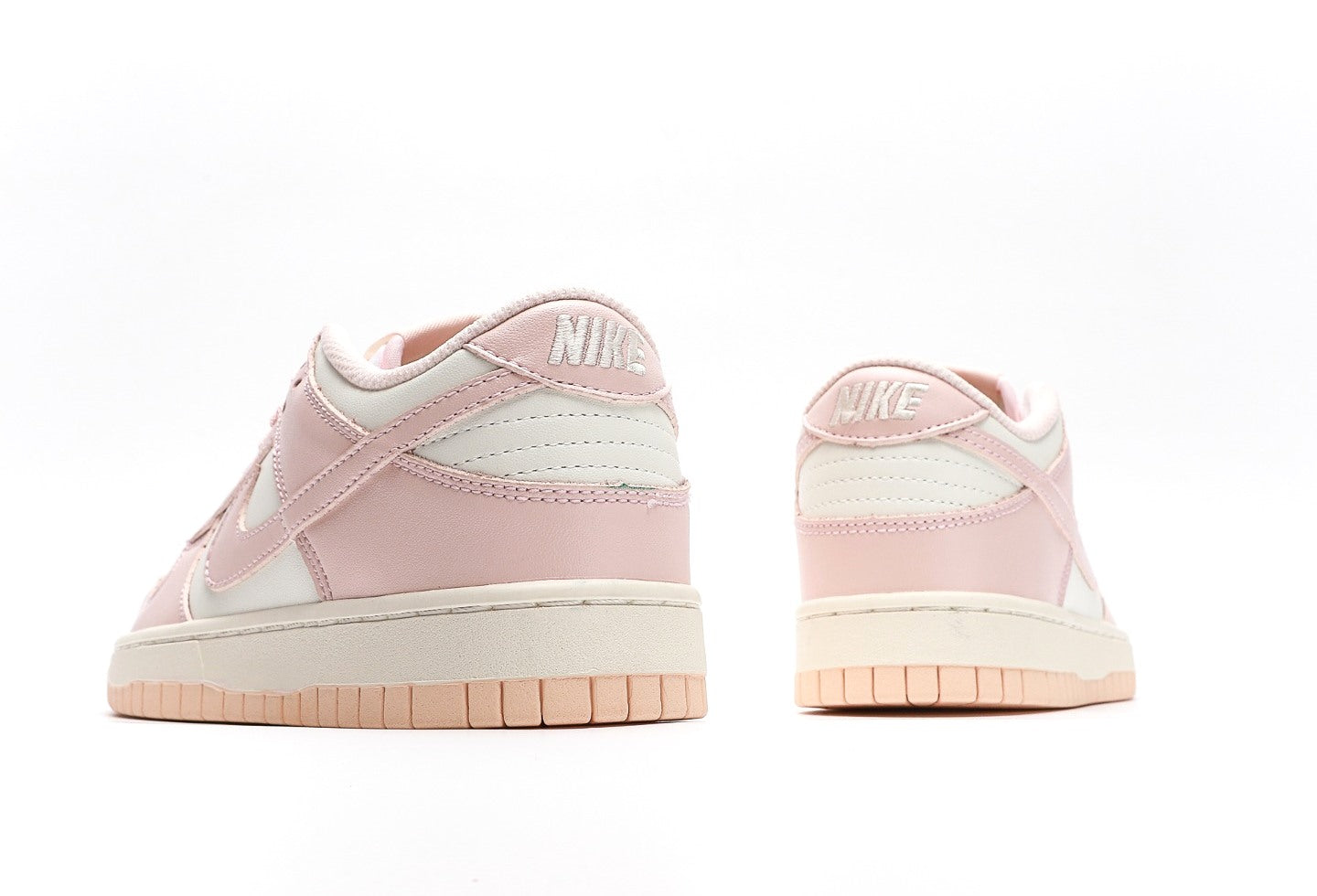 Dunk Low “Orange Pearl”