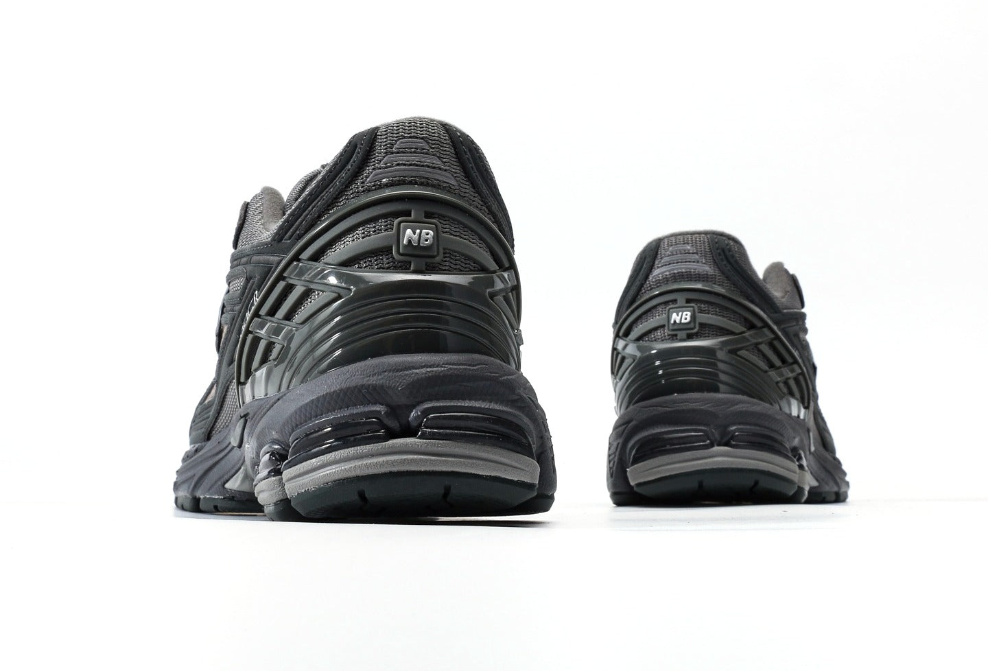 New Balance 1906R Greyscale