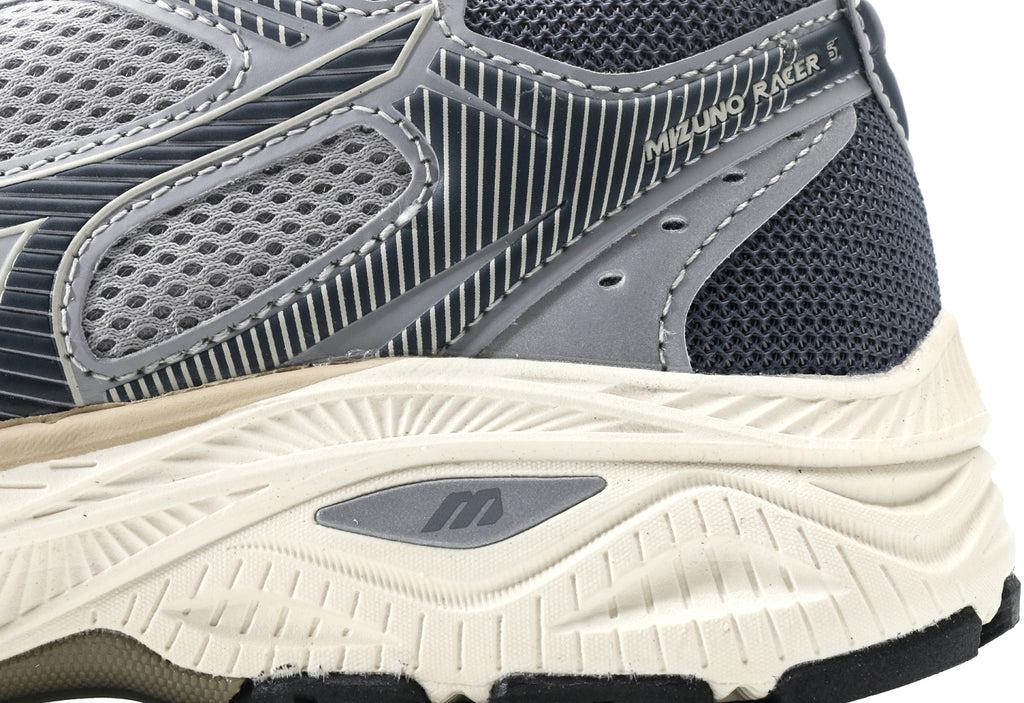 Mizuno RACER S