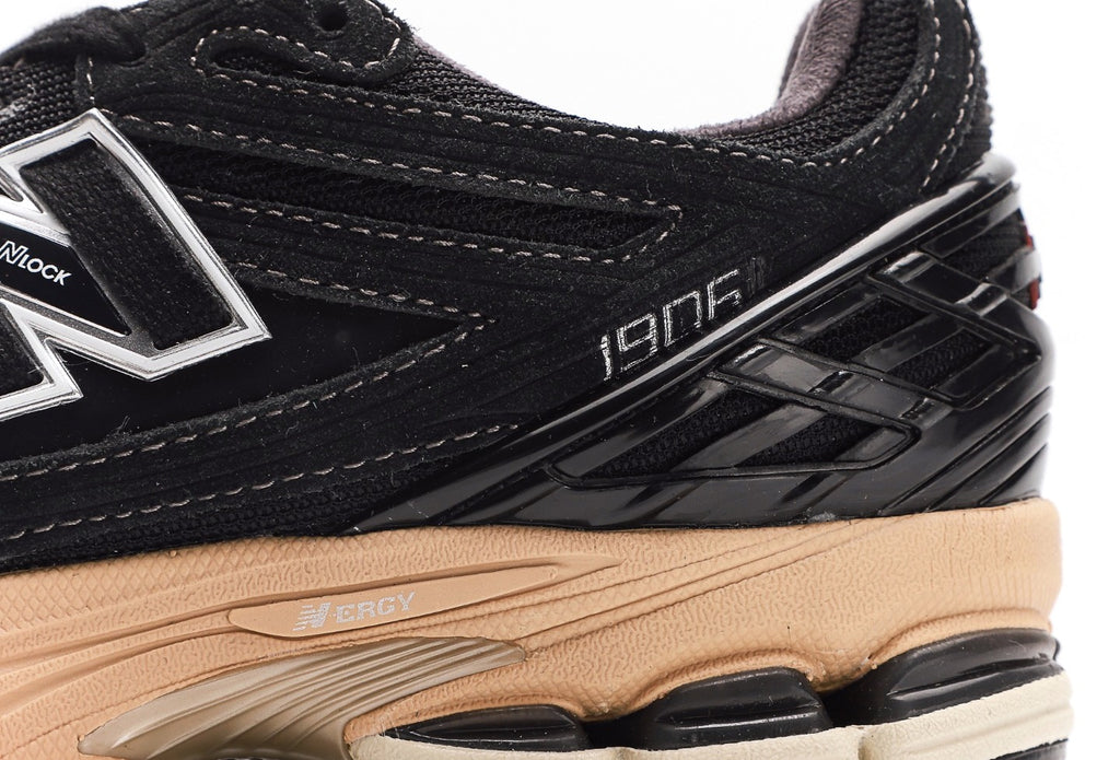 New Balance 1906R "Black Taos Taupe"
