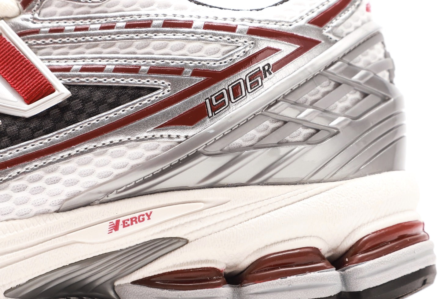 New Balance 1906R Silver Classic Crimson