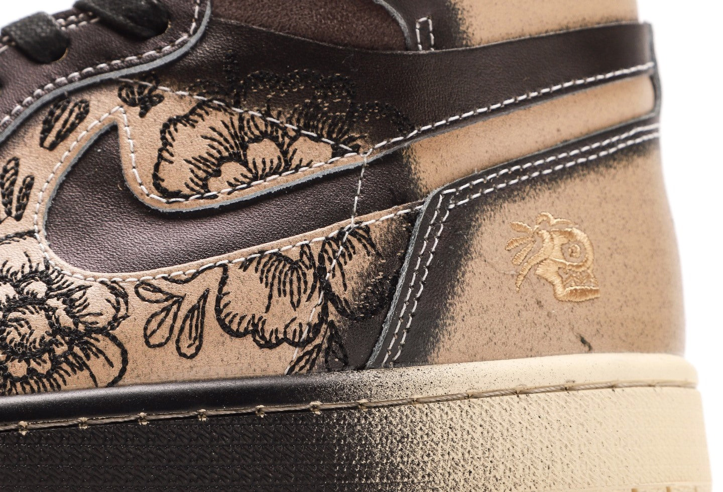 Air Jordan 1 Zoom CMFT 2 Familia Día De Muertos