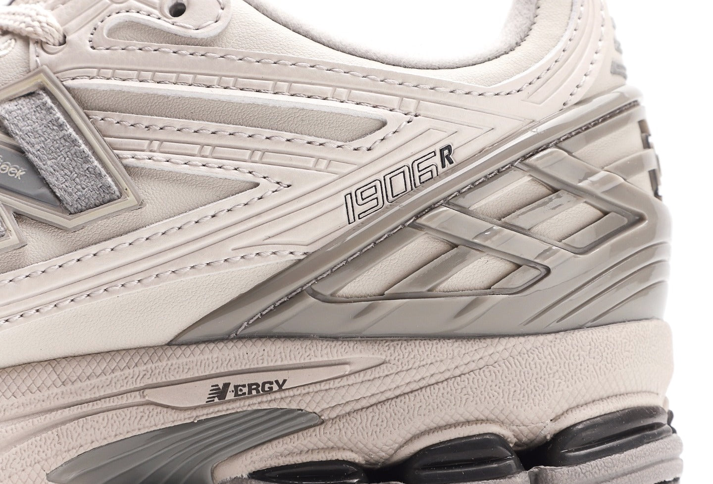 New Balance 1906R “White Grey”