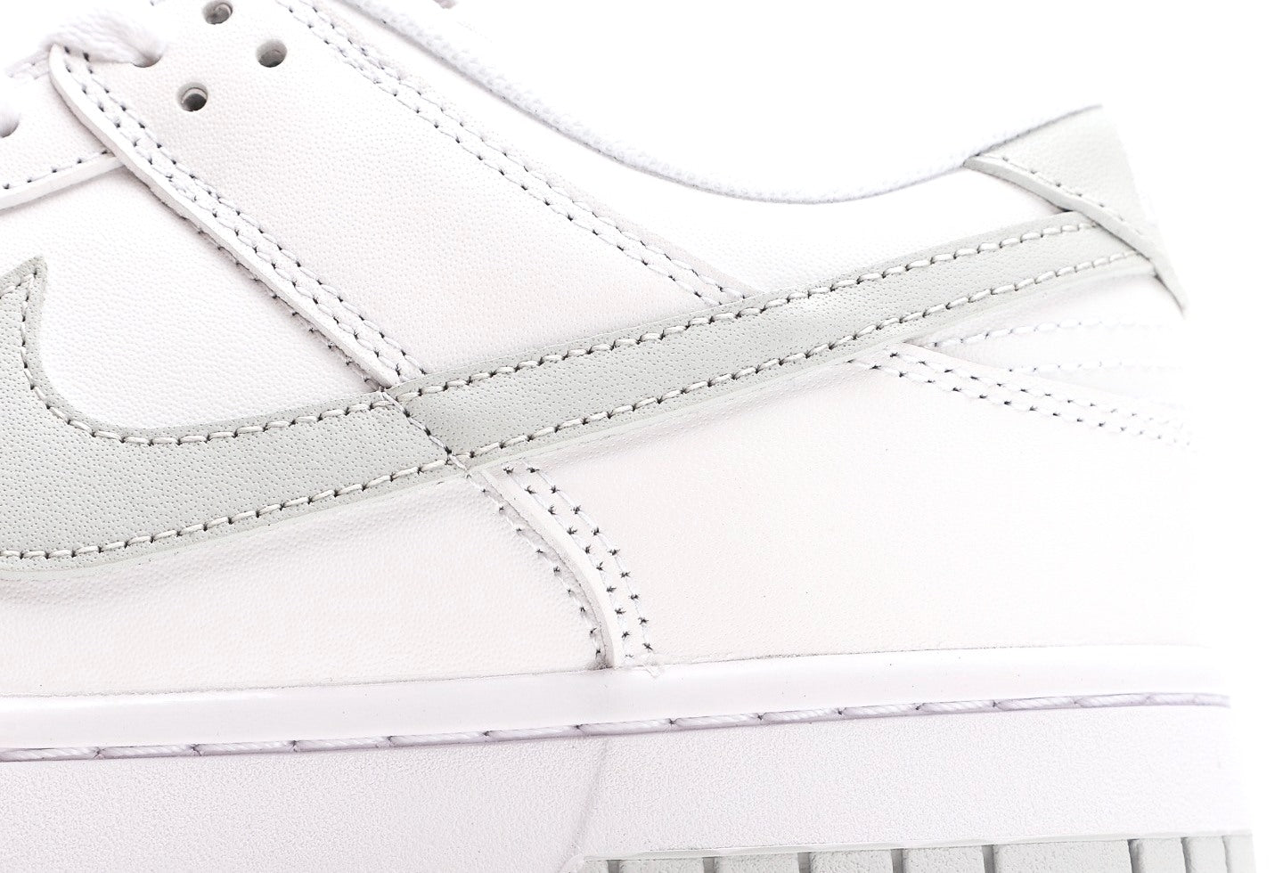 Dunk Low “White/Pure Platinum” [PK GOD]