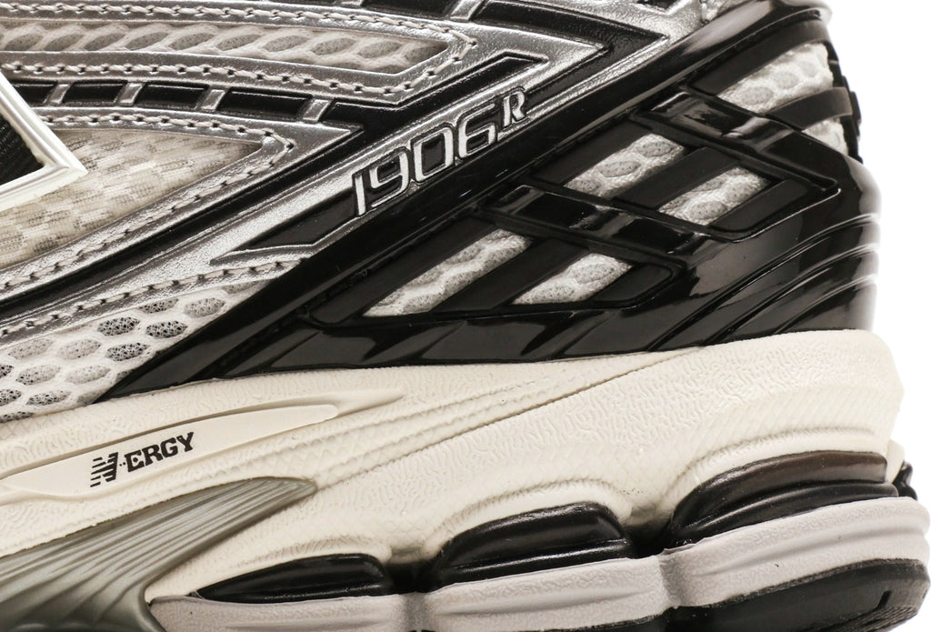 New Balance 1906R "Silver Metallic Black" [PK GOD]