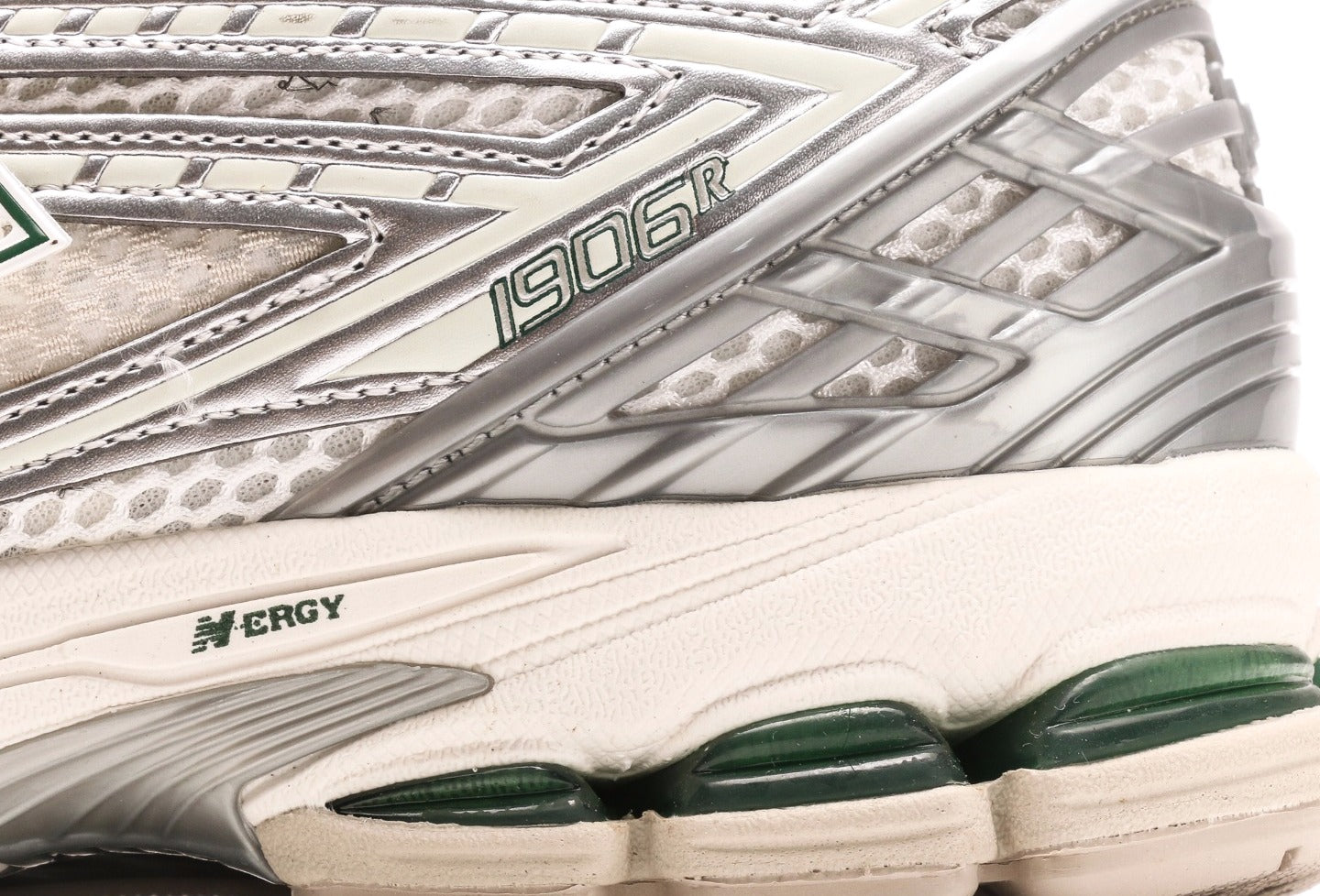 New Balance M1906RV1 Silver Metallic Sea Salt