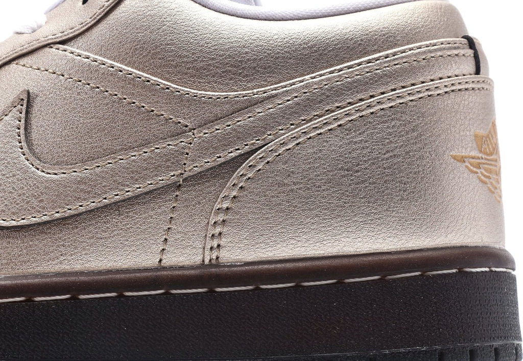 Air Jordan 1 Low SE "Metallic Zinc"