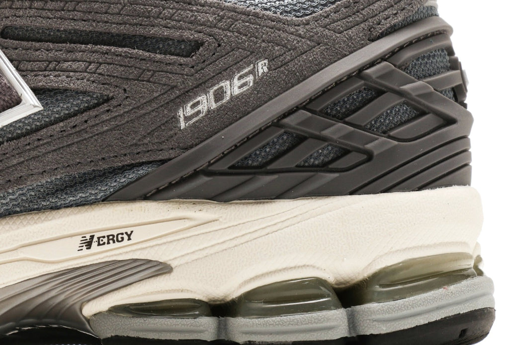 New Balance 1906R "Titanium"