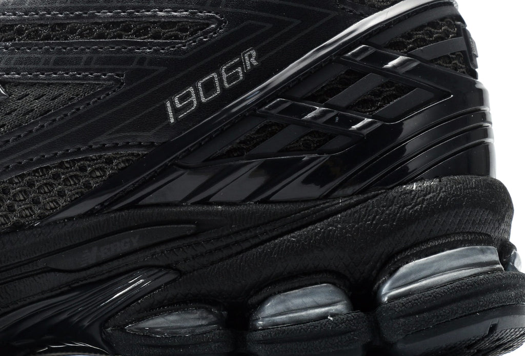 New Balance 1906R "Black Metallic"