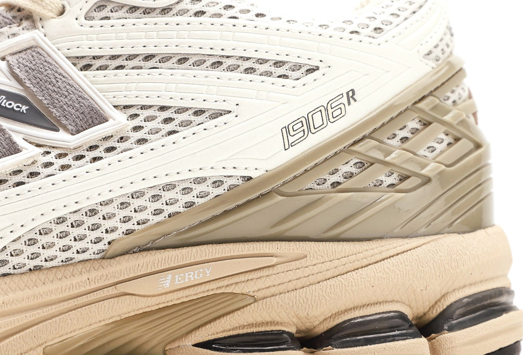 New Balance 1906R "Sea Salt Marblehead"