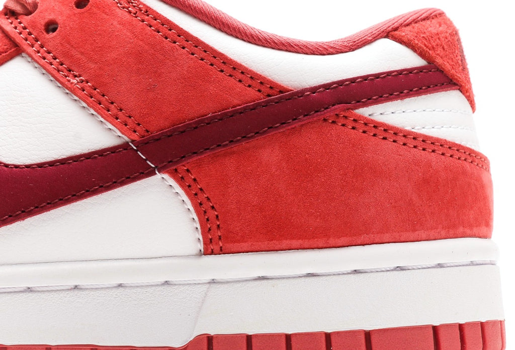 Dunk Low Valentine's Day