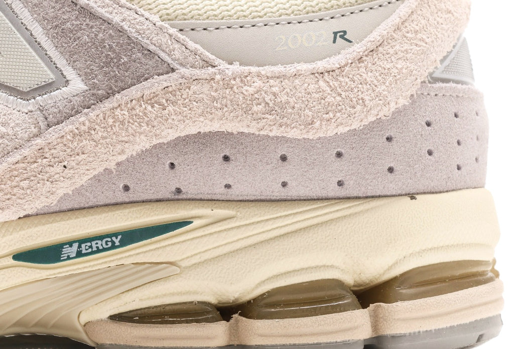 New Balance 2002R "Linen & Concrete"