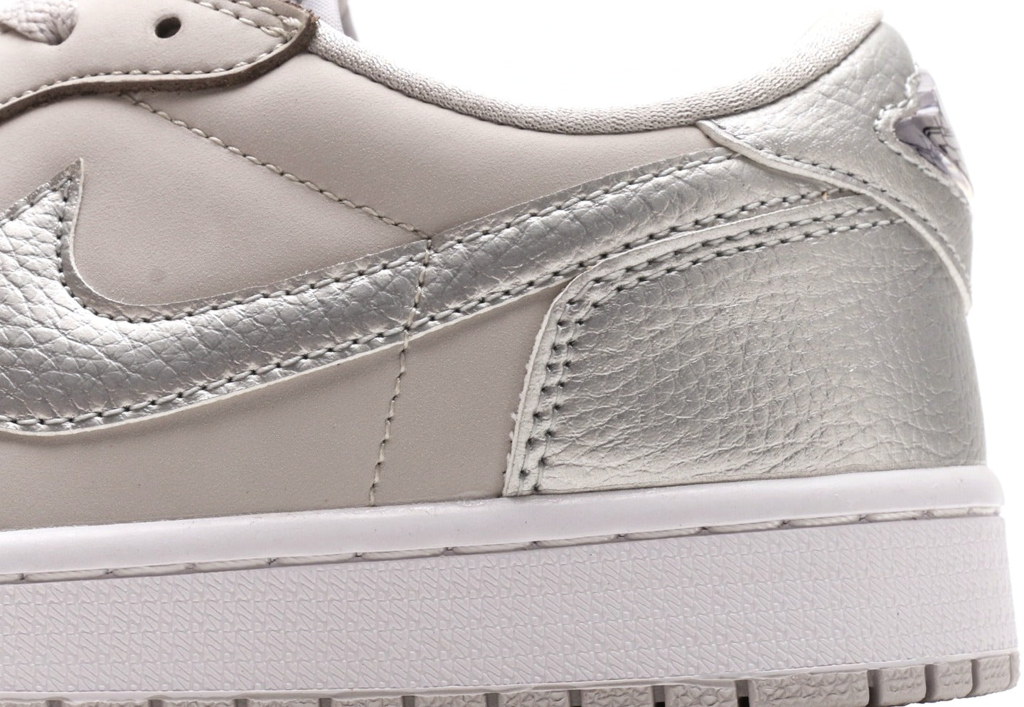 Air Jordan 1 Low "Metallic Silver"