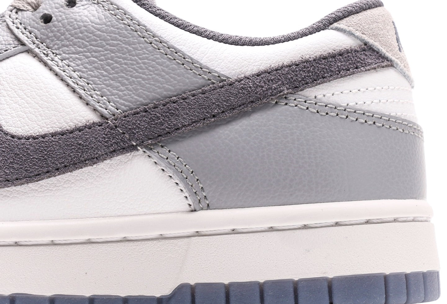 Dunk Low SE 'Light Carbon' [PK GOD]
