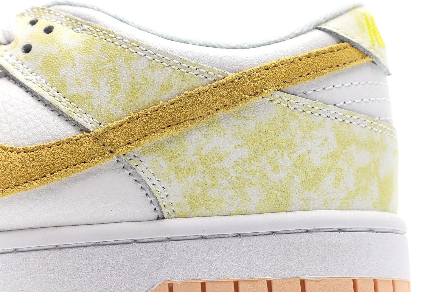 Dunk Low “Yellow Strike”