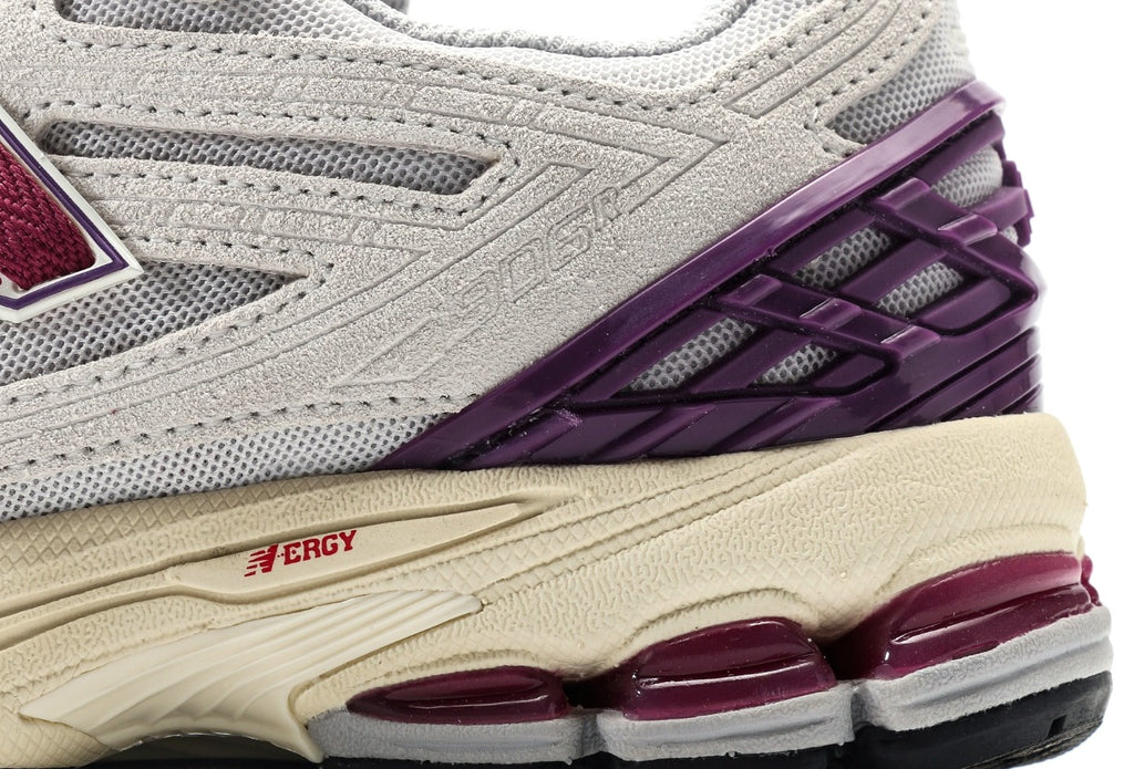 New Balance 1906R "Sea Salt Radiant Purple"