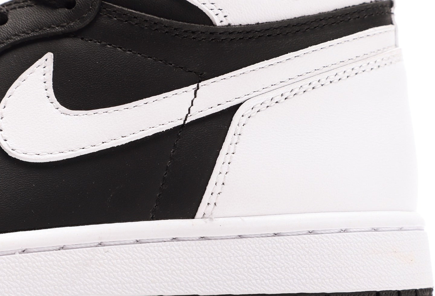 Air Jordan 1 Black White