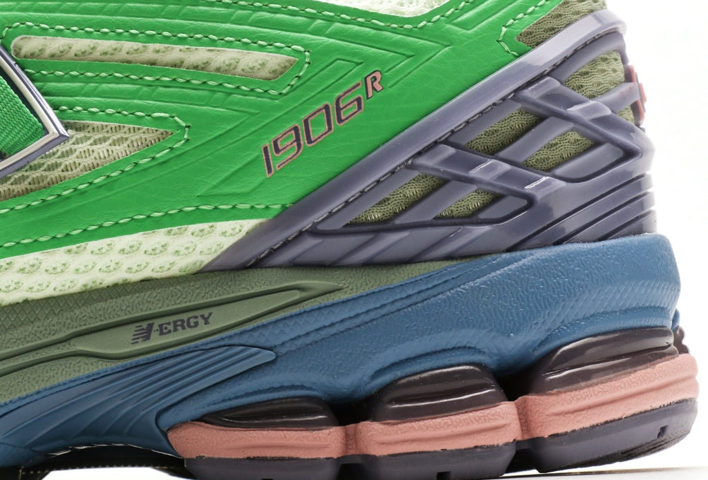 New Balance 1906R "Green Astral Purple"