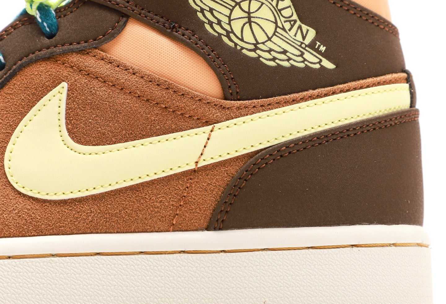 Air Jordan 1 Mid GS Cacao Wow