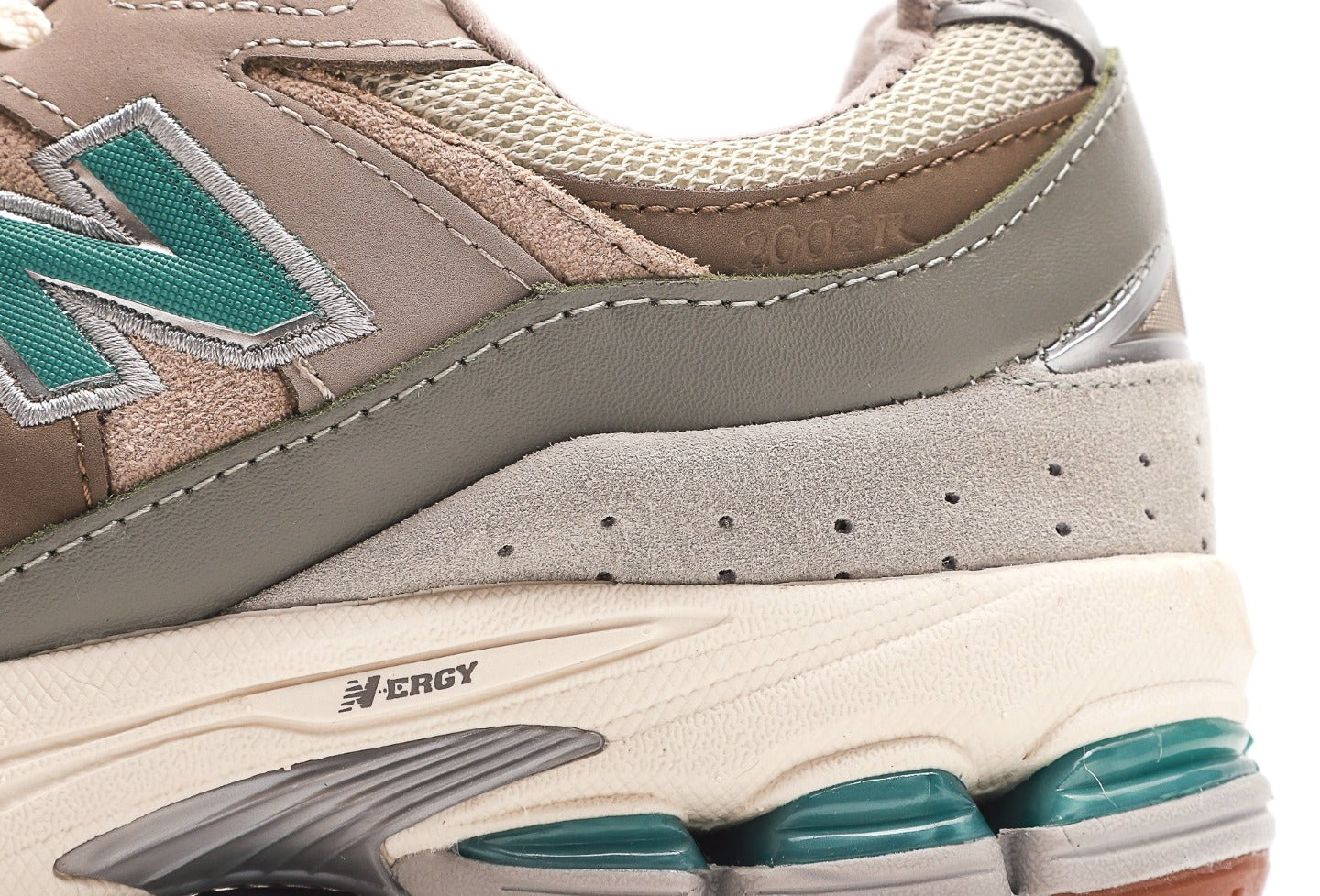 New Balance 2002R Oasis