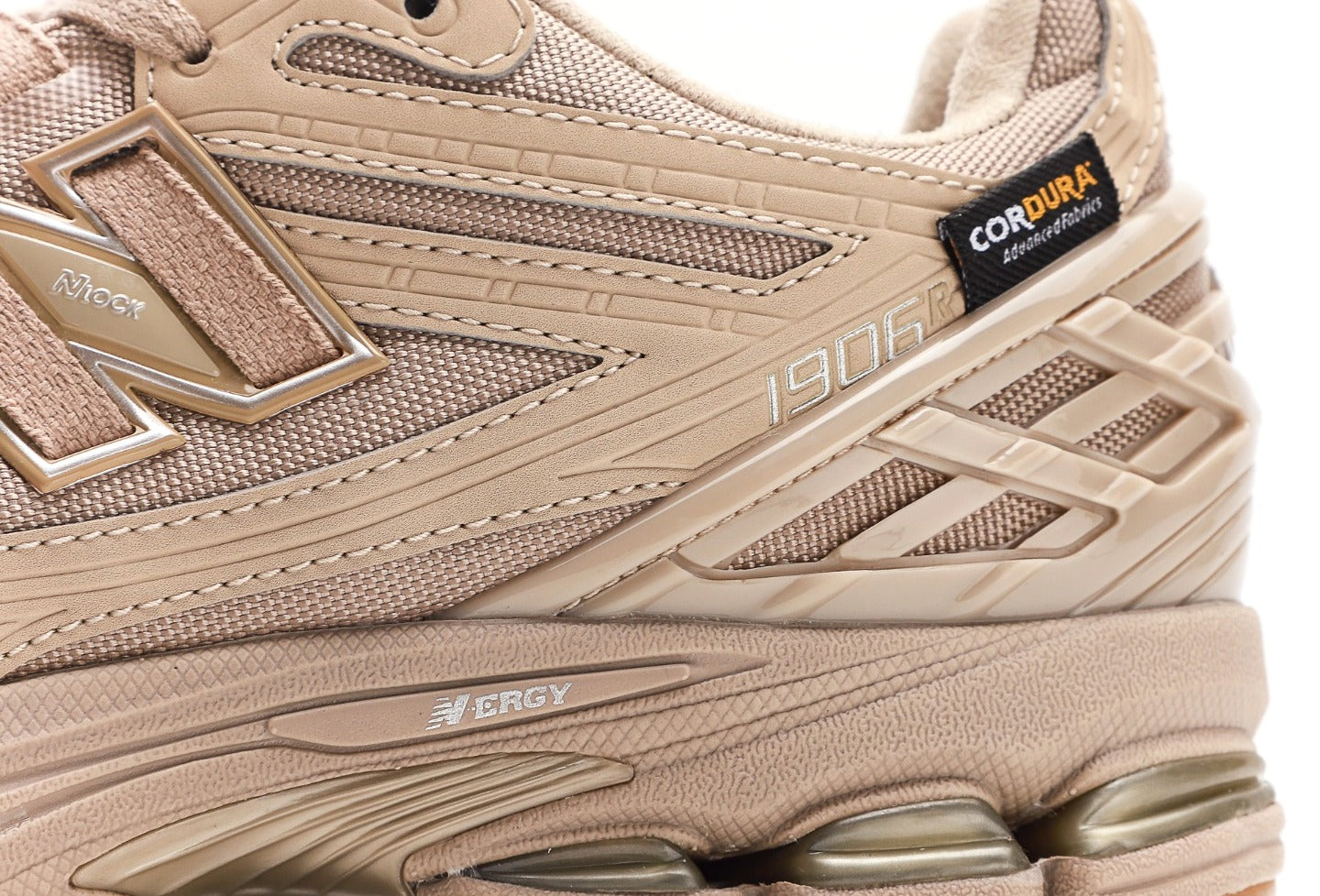 New Balance 1906R Cordura "Desert"