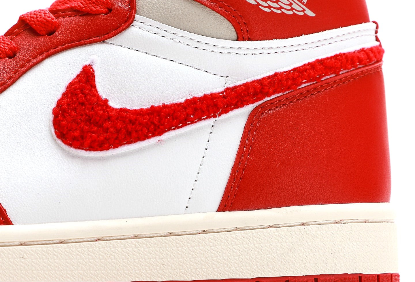 Air Jordan 1 Newstalgia Chenille