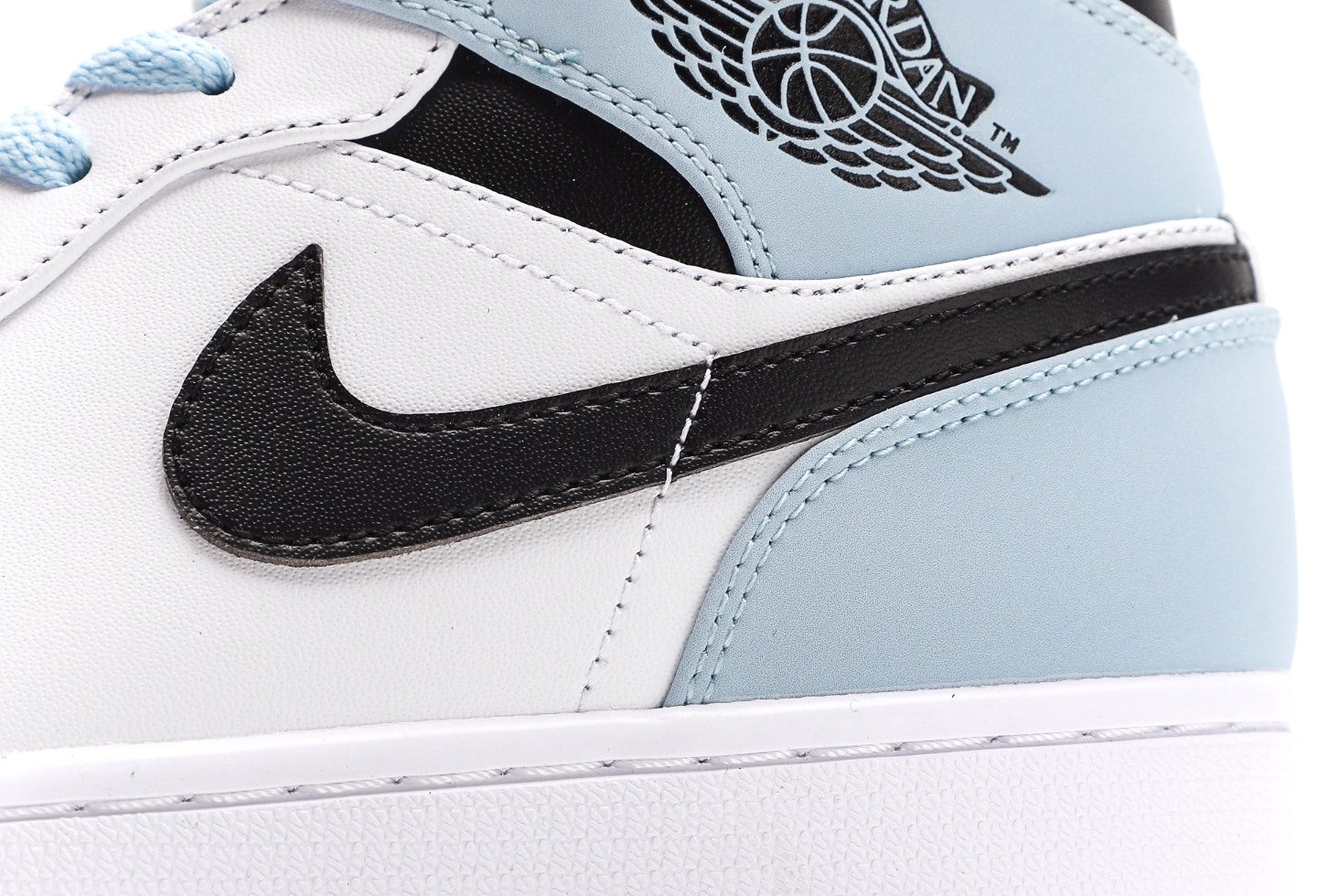 Air Jordan 1 Mid Ice Blue