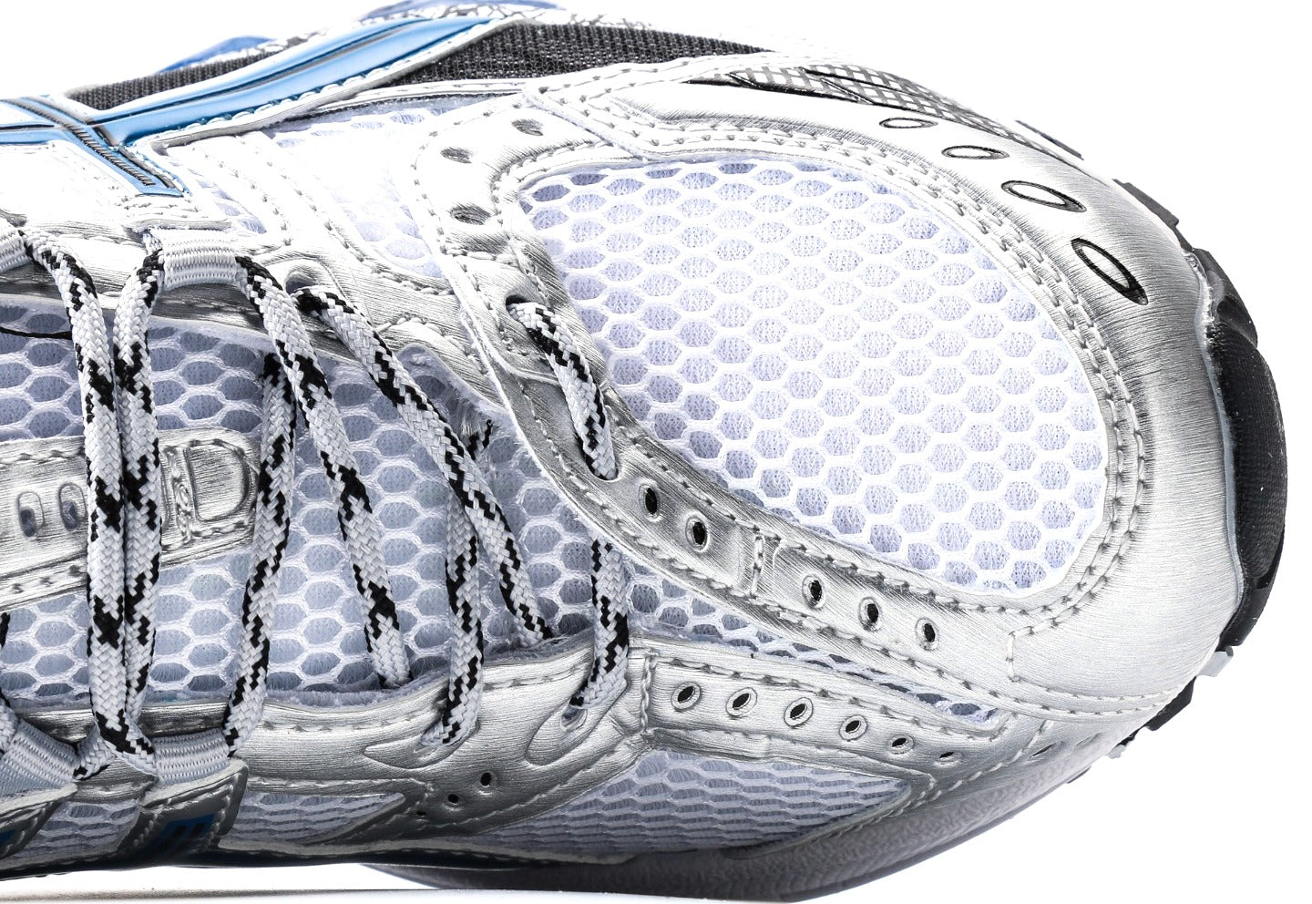 Gel-Nimbus 10.1 "White & Directoire Blue"