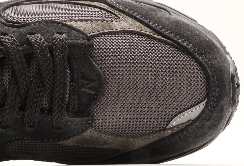 New Balance 2002R "Black/Grey" [PK GOD]