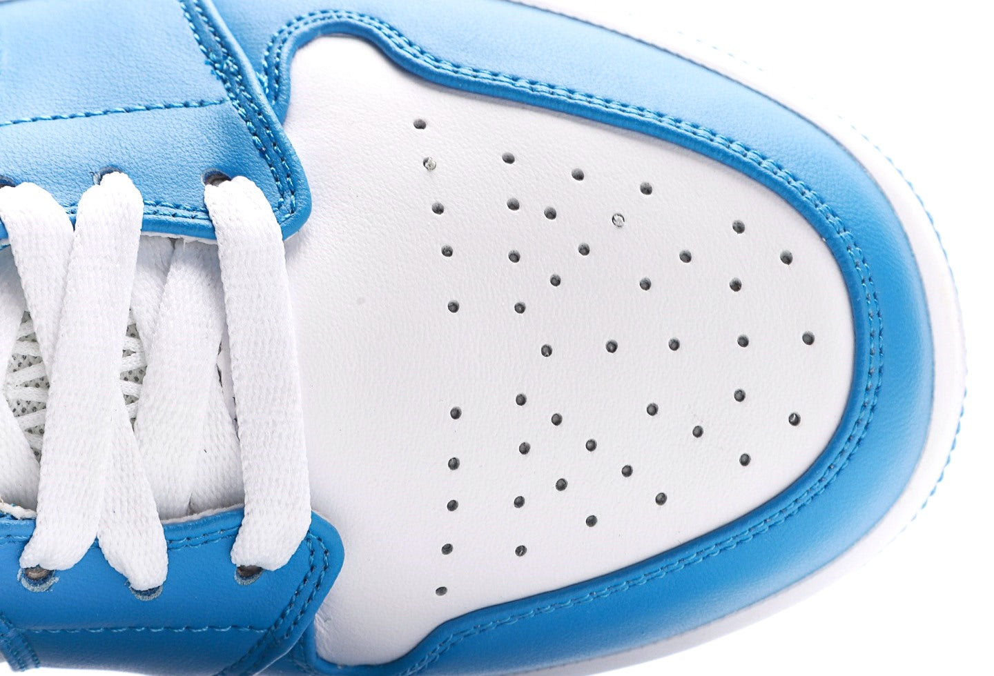 Air Jordan 1 Mid University Blue