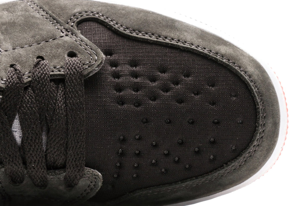 Air Jordan 1 Element Gore-Tex "Black/Red"